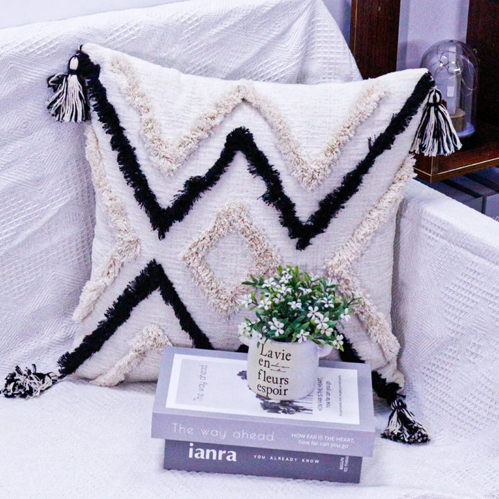 Boho Chenille Tufted Cushion Cover – Luxury with Tassels