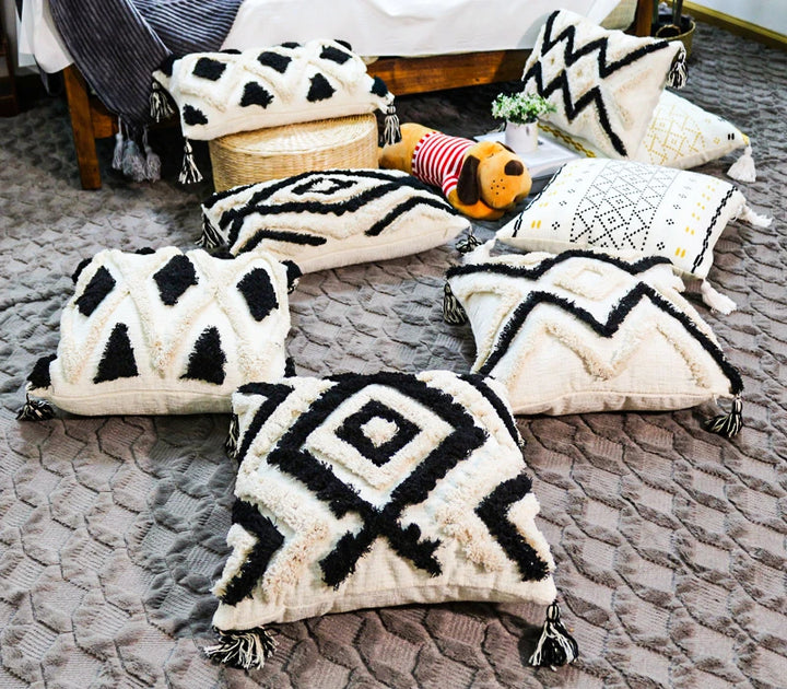 Boho Chenille Tufted Cushion Cover – Luxury with Tassels