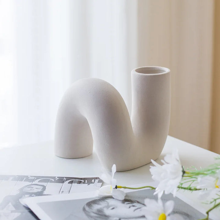 Nordic Ceramic Vase – Modern Art Flower Arrangement Pot for Living Room, Desk & Home Decoration