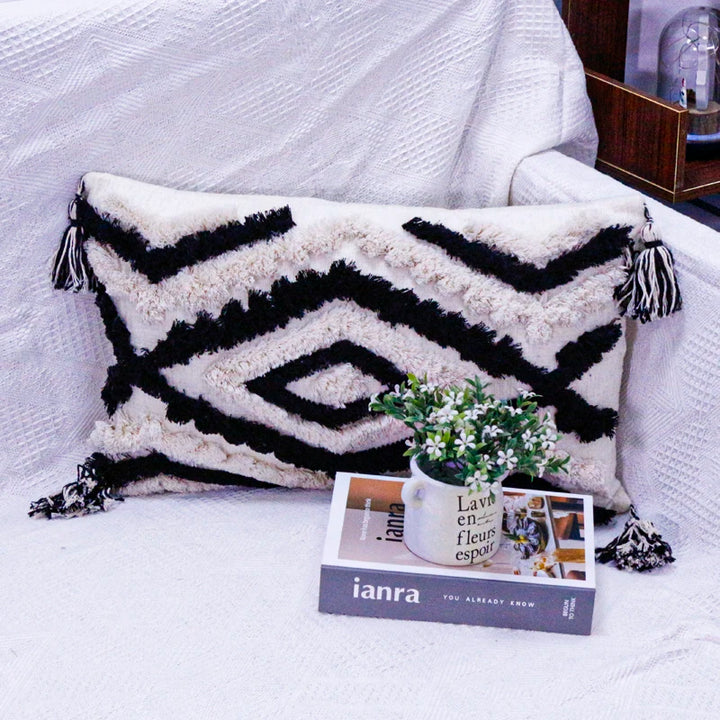 Boho Chenille Tufted Cushion Cover – Luxury with Tassels