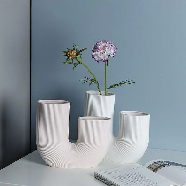 Large U-Shaped Nordic Ceramic Vase – Minimalist White & Pink Tabletop Decor for Dried Flowers and Greenery