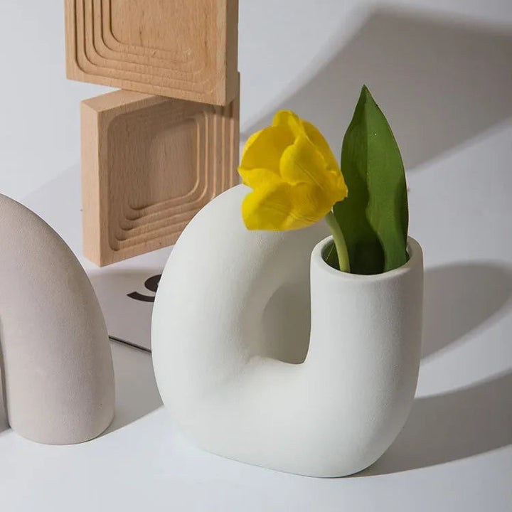 Nordic Ceramic Vase – Modern Art Home Decoration