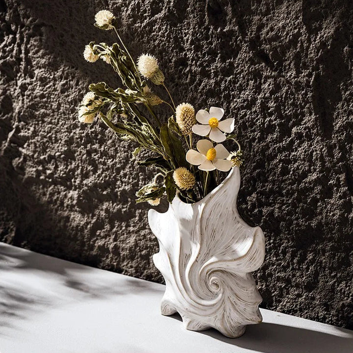 Ceramic Conch Vase – Modern Minimalist Home Decor