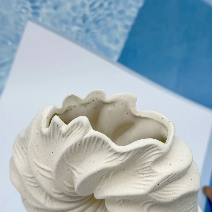 Beige Ceramic Conch Vase – Modern Coastal Table Decor