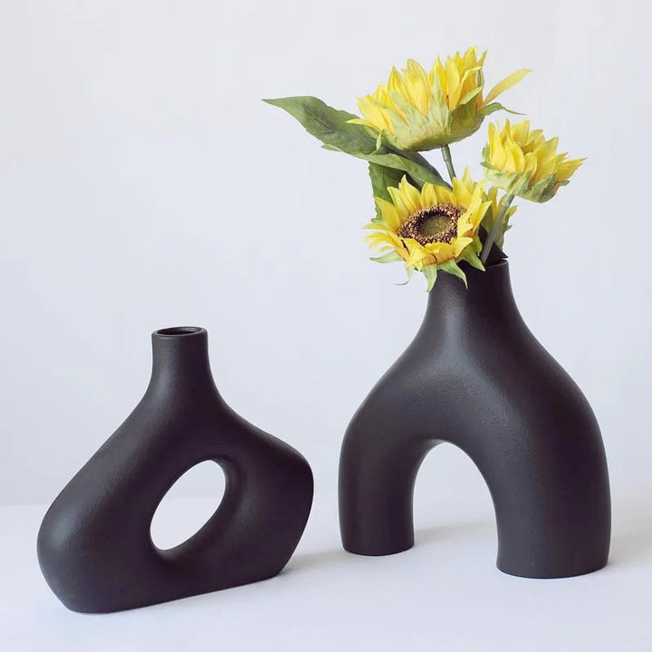 Matte Ceramic Nordic Vase – Minimalist Decorative Flowerpot for Dried Flowers, Living Room, Office & Home Decor