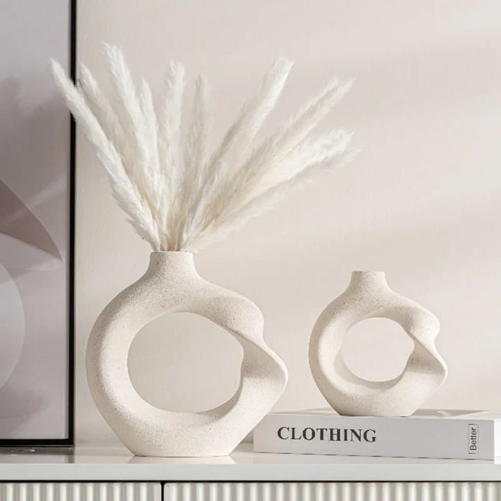 Twisted Nordic Ceramic Vase – Modern Decorative Piece for Pampas Grass, Dried Flowers & Elegant Home Styling
