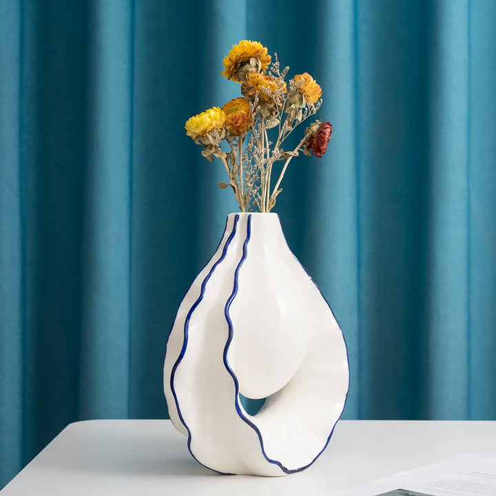 Ceramic Oyster Vase – Modern Centerpiece Vessel for Fresh Flowers | Tabletop Home Decor for Living Room, Bedroom, or Entryway