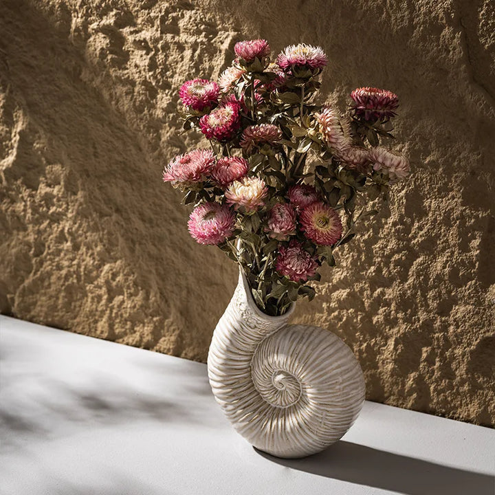 Nordic Ceramic Conch Vase – Modern Tabletop Decor