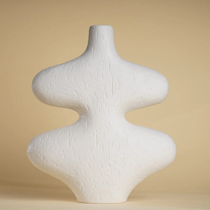 Scandinavian White Ceramic Vase – Minimalist Home & Wedding Decoration for Desk, Bedroom, and Office