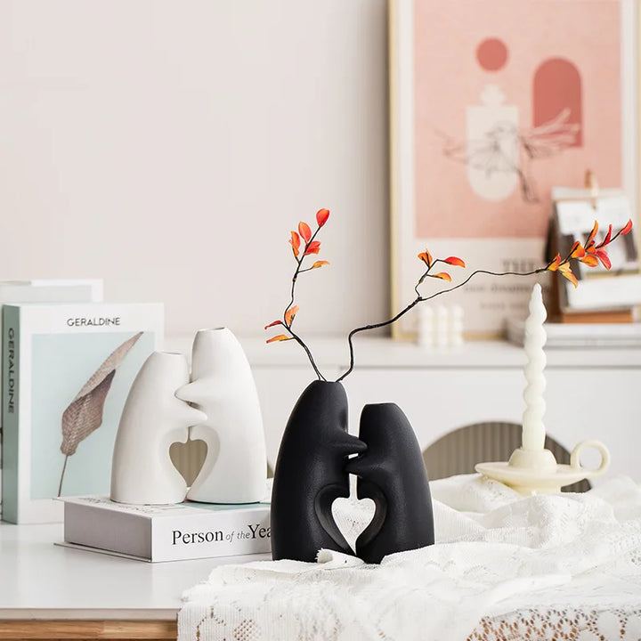 Couple Hug Ceramic Vase Set – Abstract Heart Home Décor