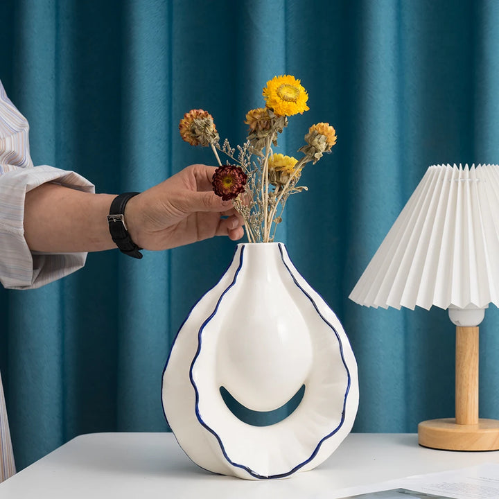Ceramic Oyster Vase – Modern Centerpiece Vessel for Fresh Flowers | Tabletop Home Decor for Living Room, Bedroom, or Entryway