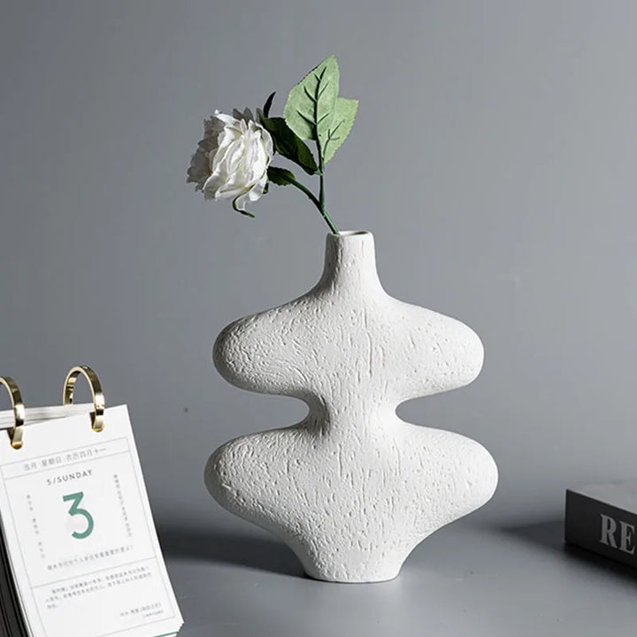 Scandinavian White Ceramic Vase – Minimalist Home & Wedding Decoration for Desk, Bedroom, and Office