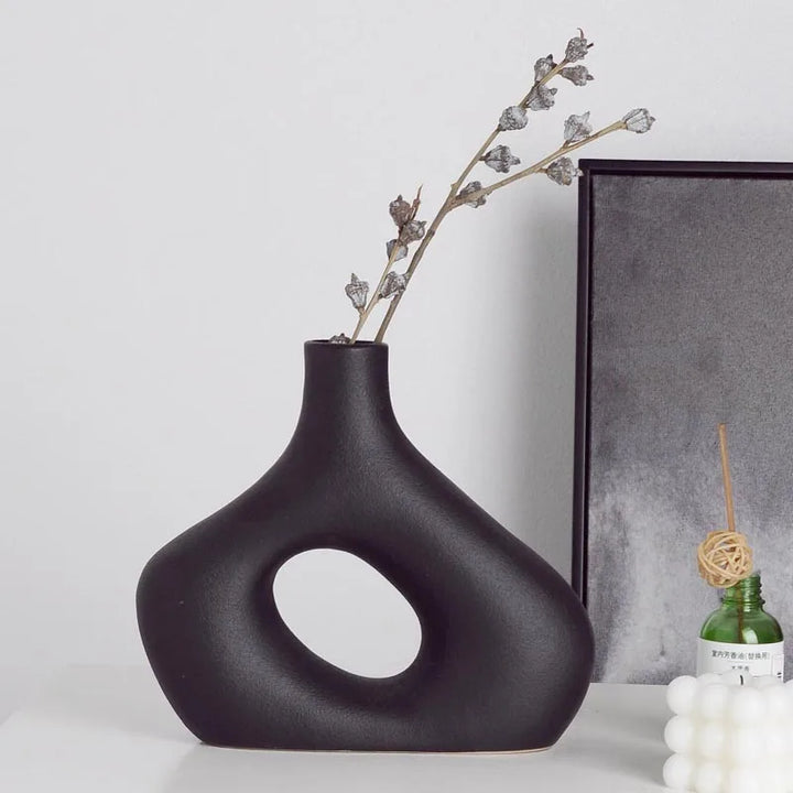 Matte Ceramic Nordic Vase – Minimalist Decorative Flowerpot for Dried Flowers, Living Room, Office & Home Decor
