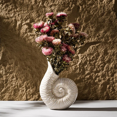 Nordic Ceramic Conch Vase – Modern Tabletop Decor