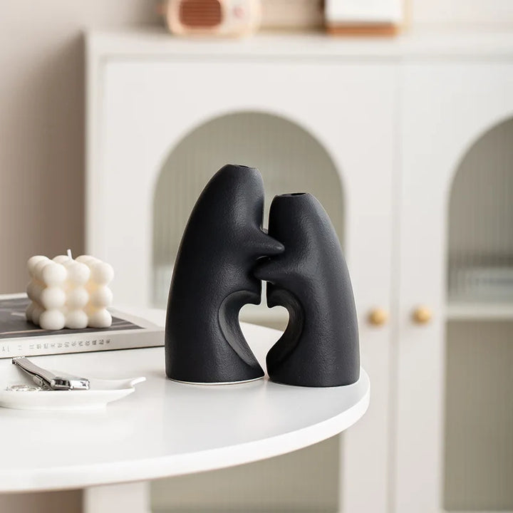 Couple Hug Ceramic Vase Set – Abstract Heart Home Décor