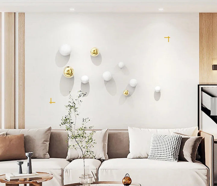 Minimalist Decorative Ball Wall Hanging – Modern Aesthetic Room Ornament