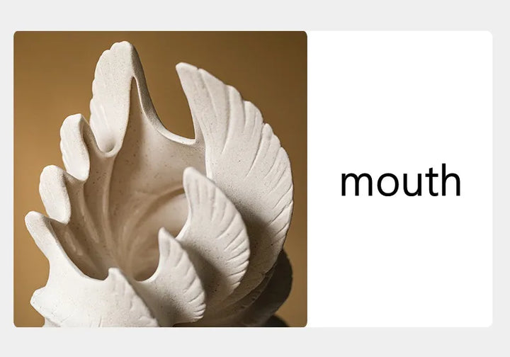 Ceramic Conch Vase – Nordic Decorative Centerpiece