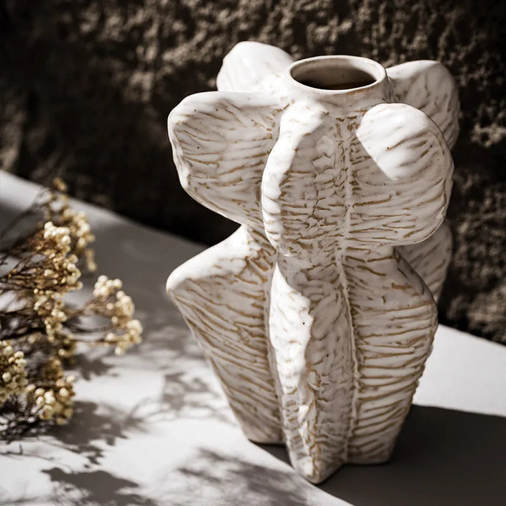 Nordic Ceramic Vase – Japan-Inspired Home & Office Decor