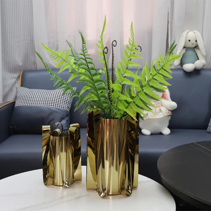 Silver-Plated Metal Vase – Modern Decorative Flower Pot
