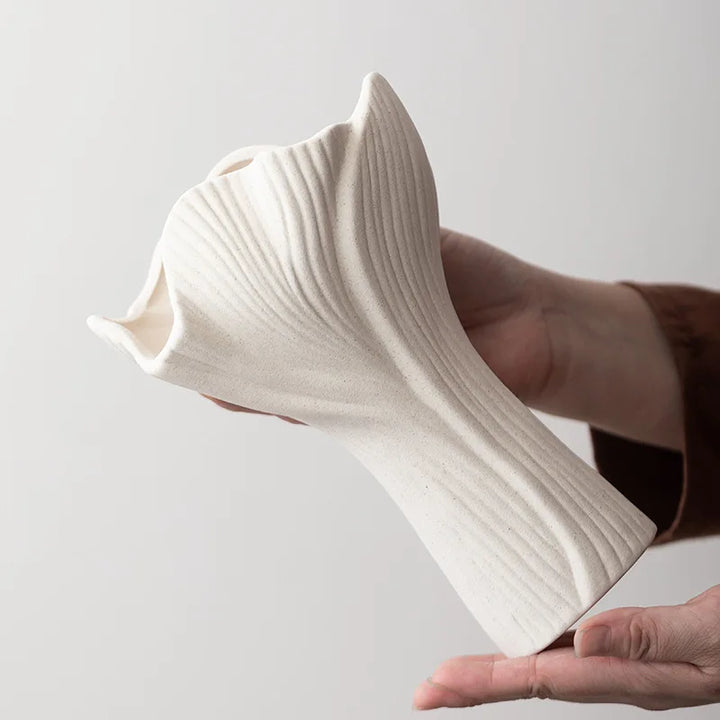 Nordic Blossom Ceramic Vase – Modern Dried Flower Centerpiece