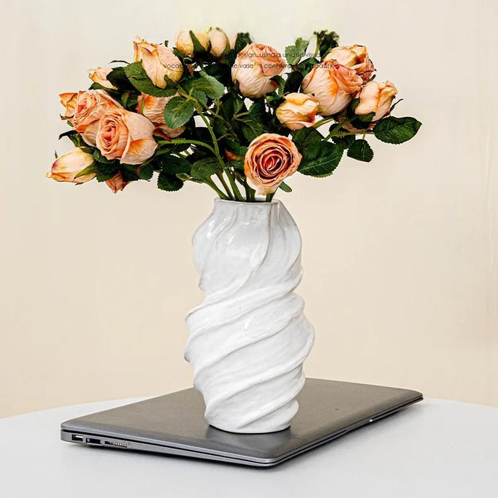 Ceramic Spiral Vase – Modern Twisted Pottery Decoration