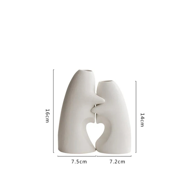 Couple Hug Ceramic Vase Set – Abstract Heart Home Décor