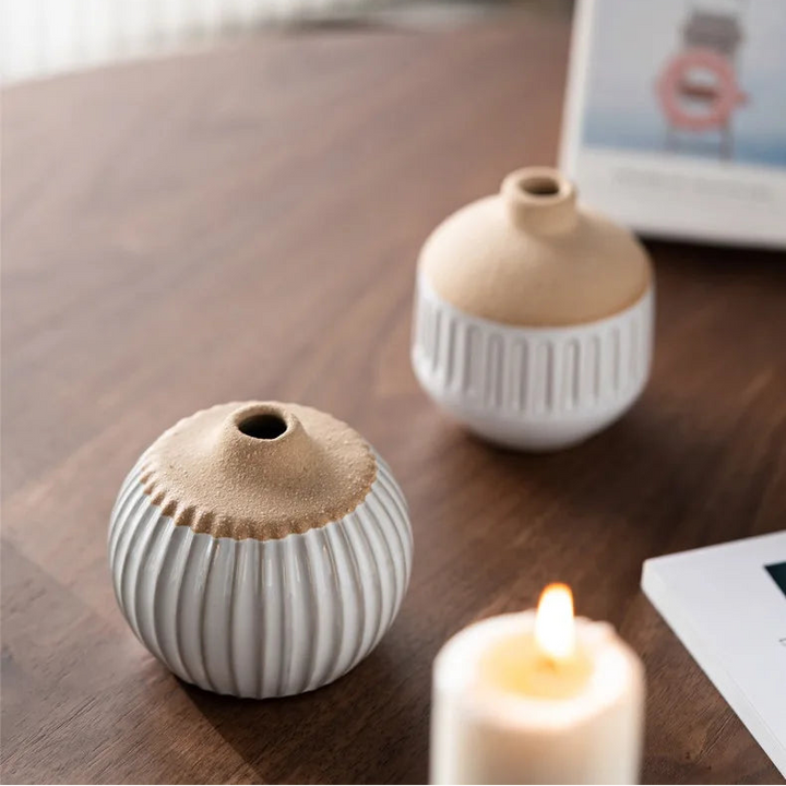 Mini Matte Ceramic Bud Vase – Modern Nordic Table Décor