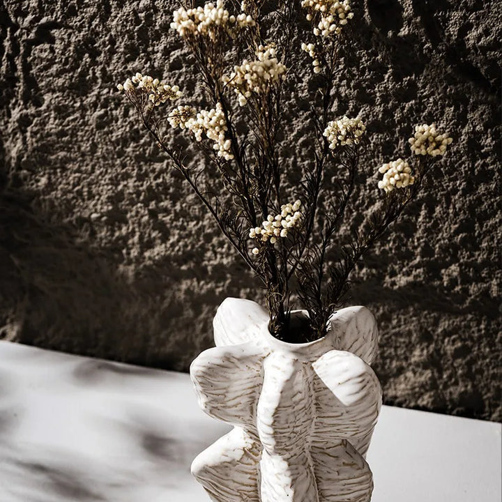 Nordic Ceramic Vase – Japan-Inspired Home & Office Decor