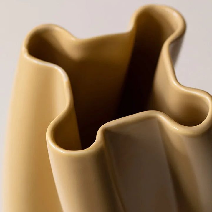 Colorful Curved Ceramic Vase – Modern Table Centerpiece