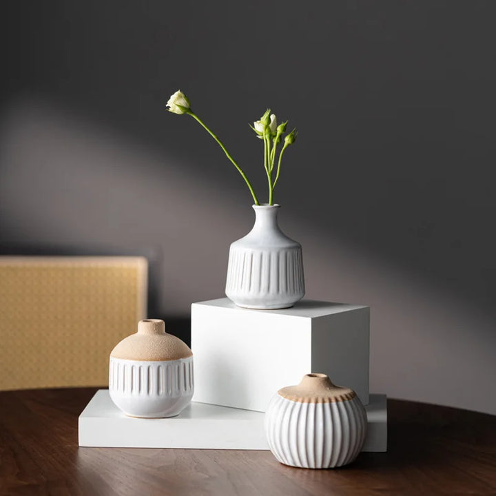 Mini Matte Ceramic Bud Vase – Modern Nordic Table Décor