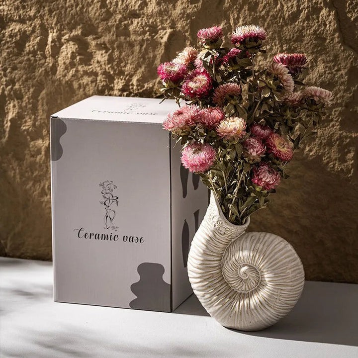 Nordic Ceramic Conch Vase – Modern Tabletop Decor