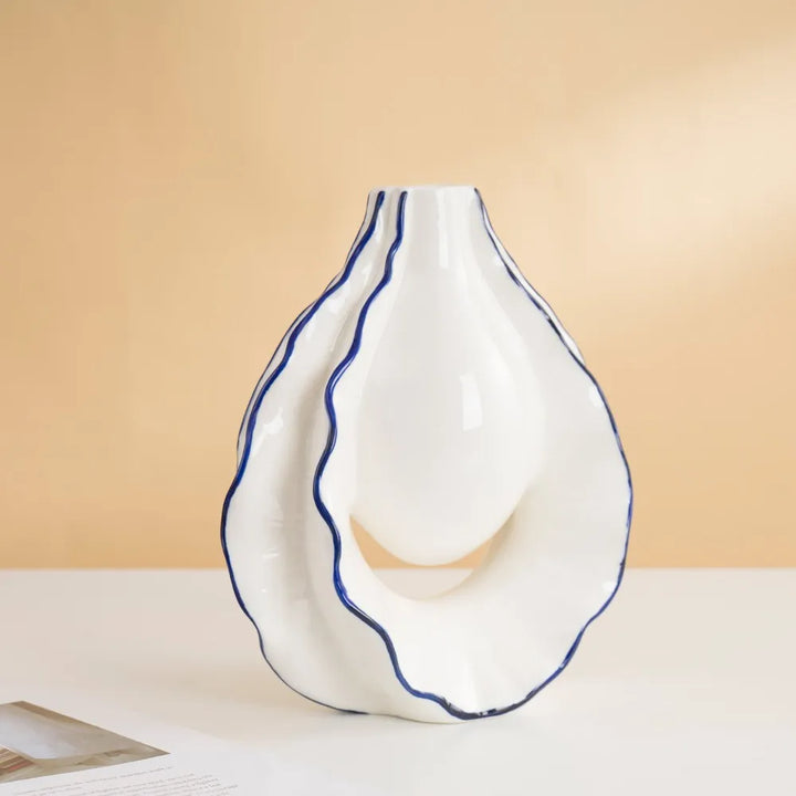 Ceramic Oyster Vase – Modern Tabletop Flower Decor