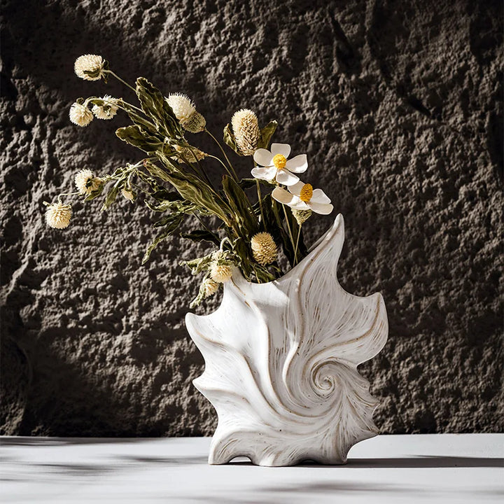 Ceramic Conch Vase – Modern Minimalist Home Decor