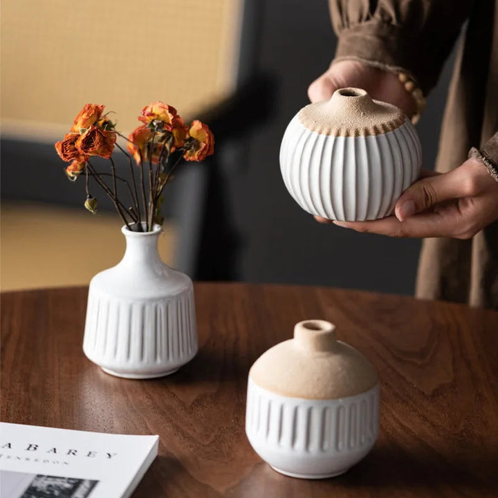 Mini Matte Ceramic Bud Vase – Modern Nordic Table Décor