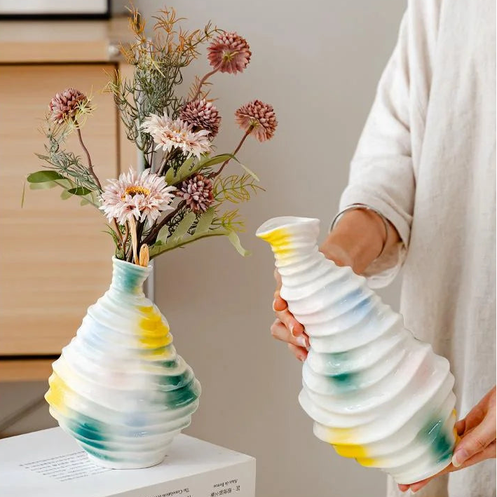 Modern Wavy Ceramic Vase – Abstract Nordic Art Decor