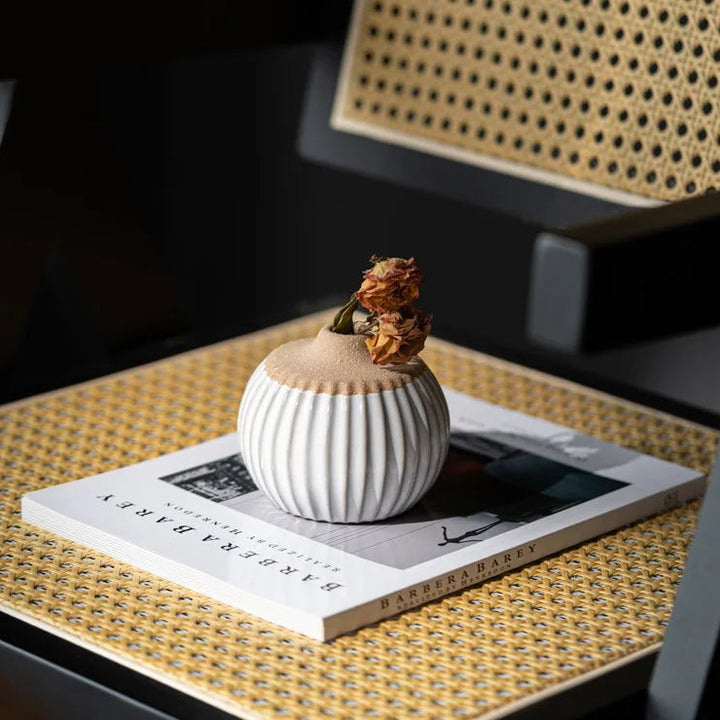 Mini Matte Ceramic Bud Vase – Modern Nordic Table Décor