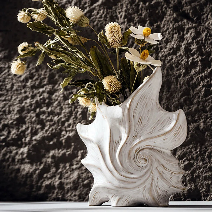 Ceramic Conch Vase – Modern Minimalist Home Decor