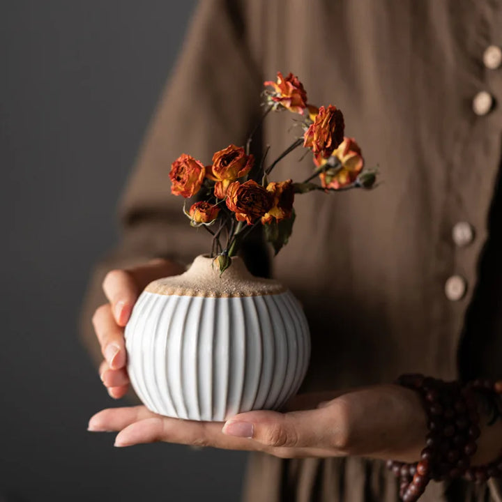 Mini Matte Ceramic Bud Vase – Modern Nordic Table Décor