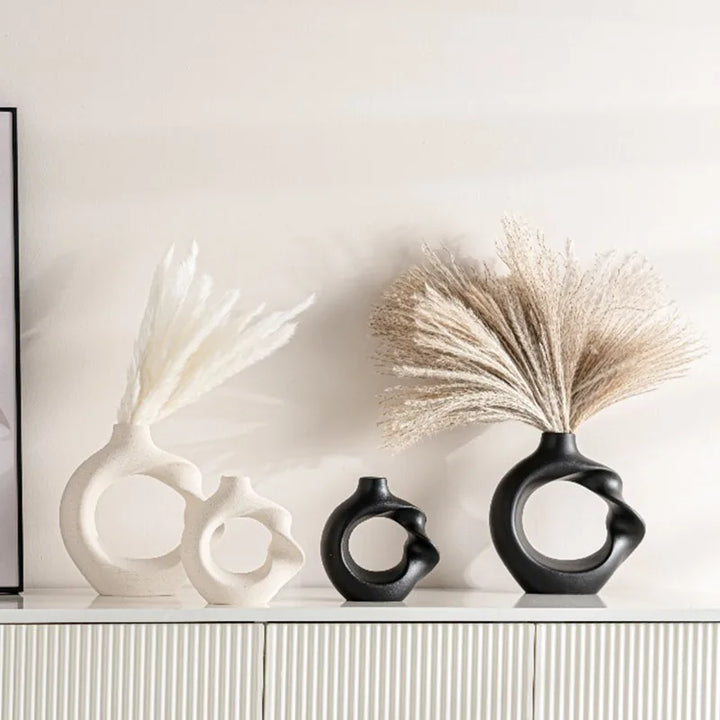 Twisted Nordic Ceramic Vase – Modern Decorative Piece for Pampas Grass, Dried Flowers & Elegant Home Styling