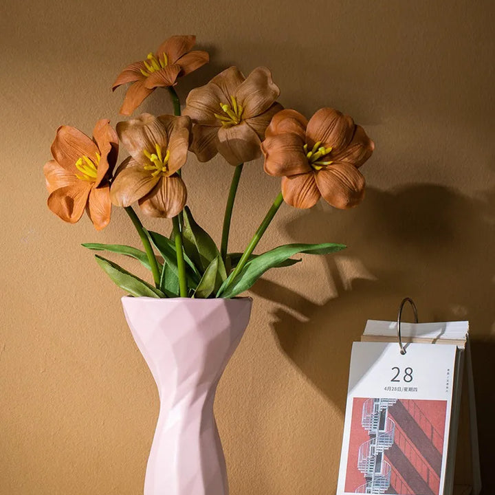 Geometric Ceramic Vase – Modern Centerpiece for Home Décor