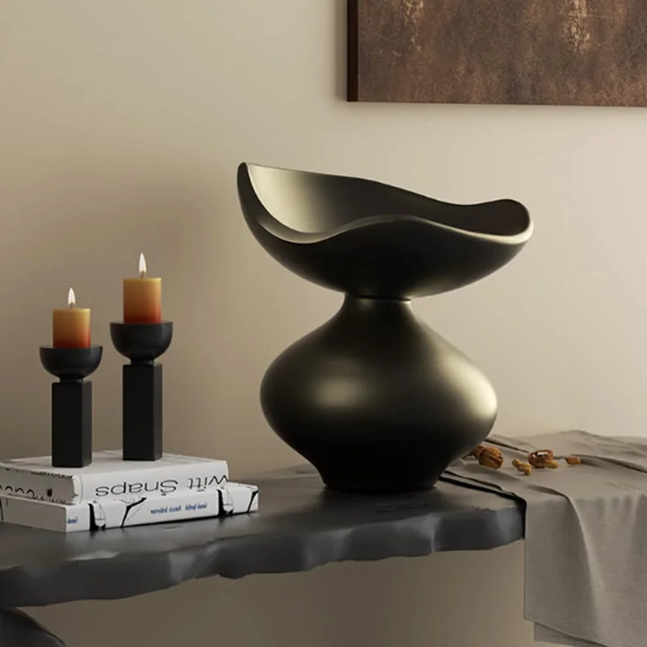 Minimalist Abstract Resin Vase – Modern Decorative Flower Pot
