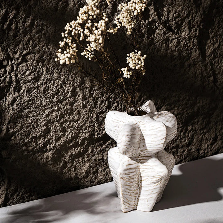 Nordic Ceramic Vase – Japan-Inspired Home & Office Decor