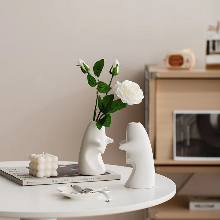 Couple Hug Ceramic Vase Set – Abstract Heart Home Décor