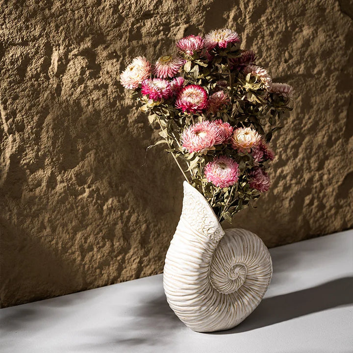 Nordic Ceramic Conch Vase – Modern Tabletop Decor