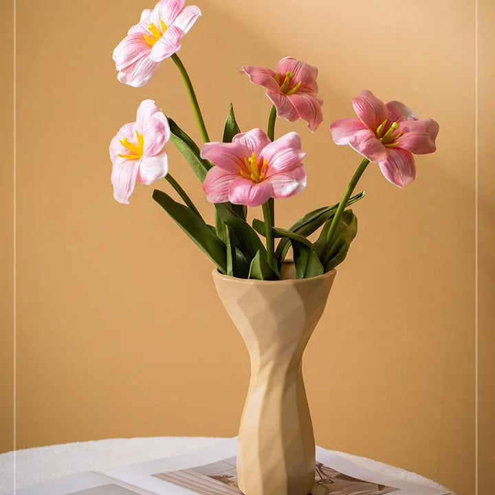 Geometric Ceramic Vase – Modern Centerpiece for Home Décor