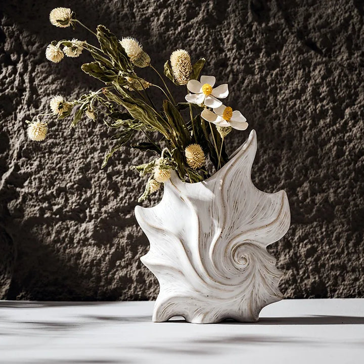 Ceramic Conch Vase – Modern Minimalist Home Decor