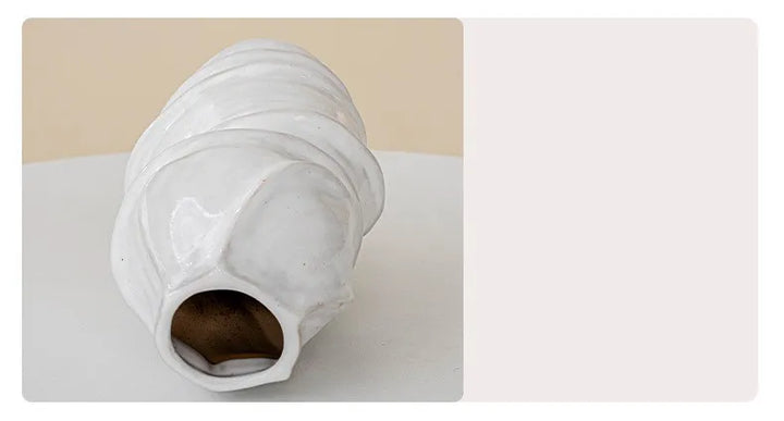 Ceramic Spiral Vase – Modern Twisted Pottery Decoration