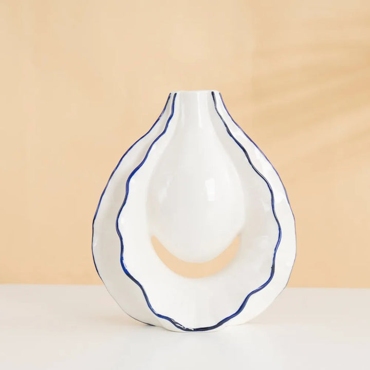 Ceramic Oyster Vase – Modern Tabletop Flower Decor