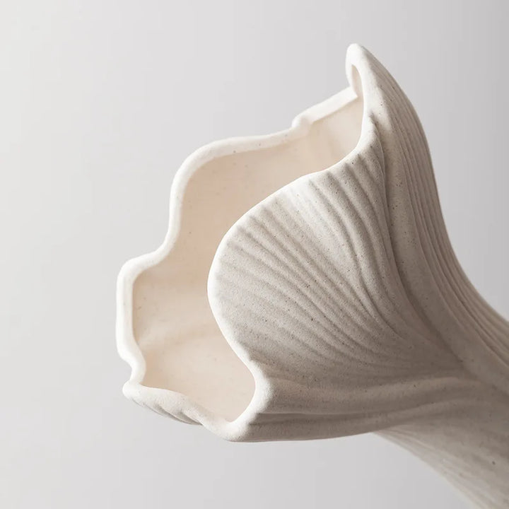 Nordic Blossom Ceramic Vase – Modern Dried Flower Centerpiece